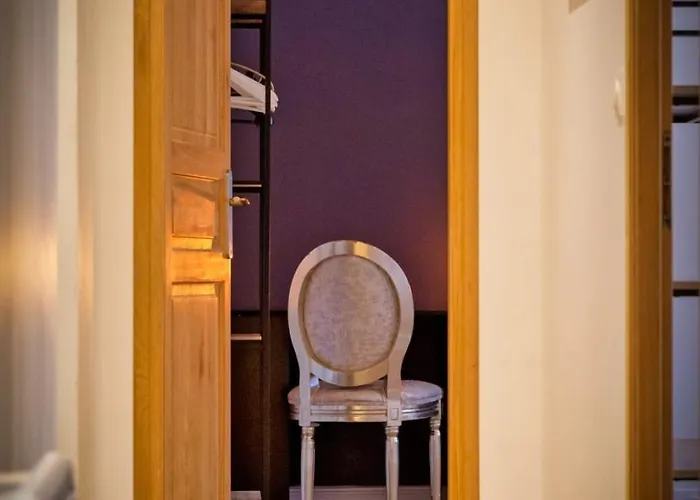 Laxelle A Stylish F4 In The Heart Of Rouen! Ρουέν