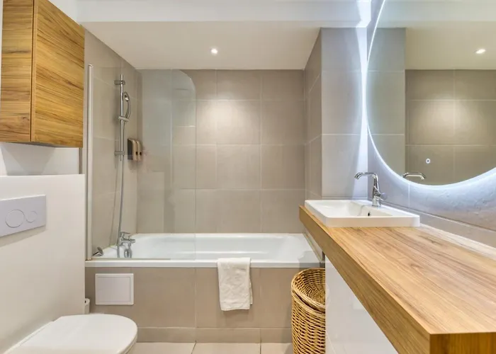 Laxelle A Stylish F4 In The Heart Of Rouen! *